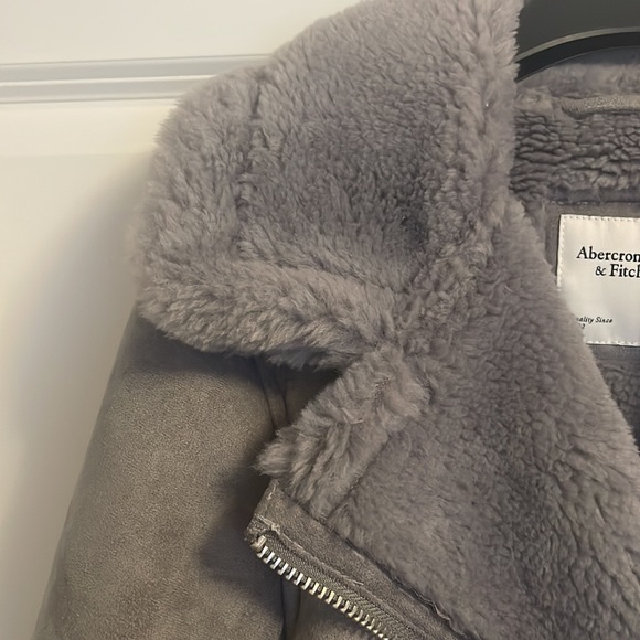 NWT Abercrombie Vegan Suede/Faux Sherpa Aviator Jacket (size small) - Picture 10 of 12